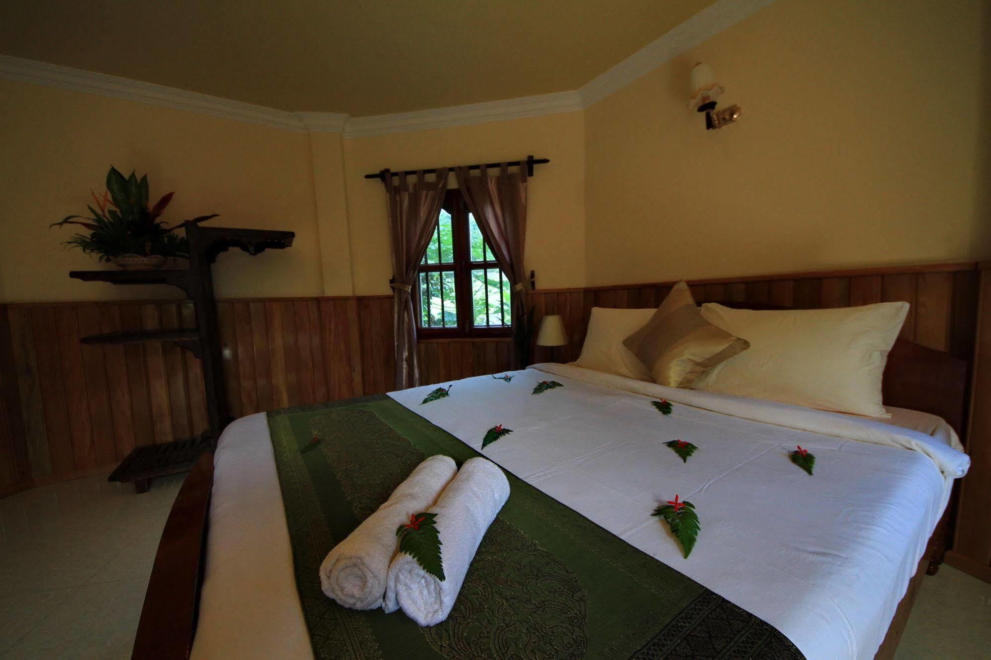 Spring Valley Resort Kep Extérieur photo