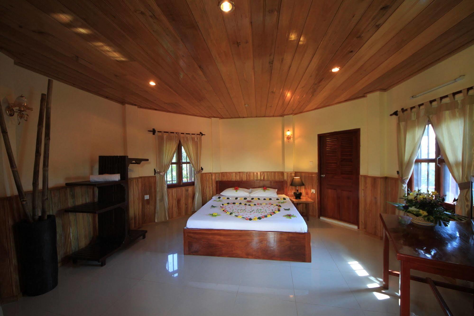 Spring Valley Resort Kep Extérieur photo